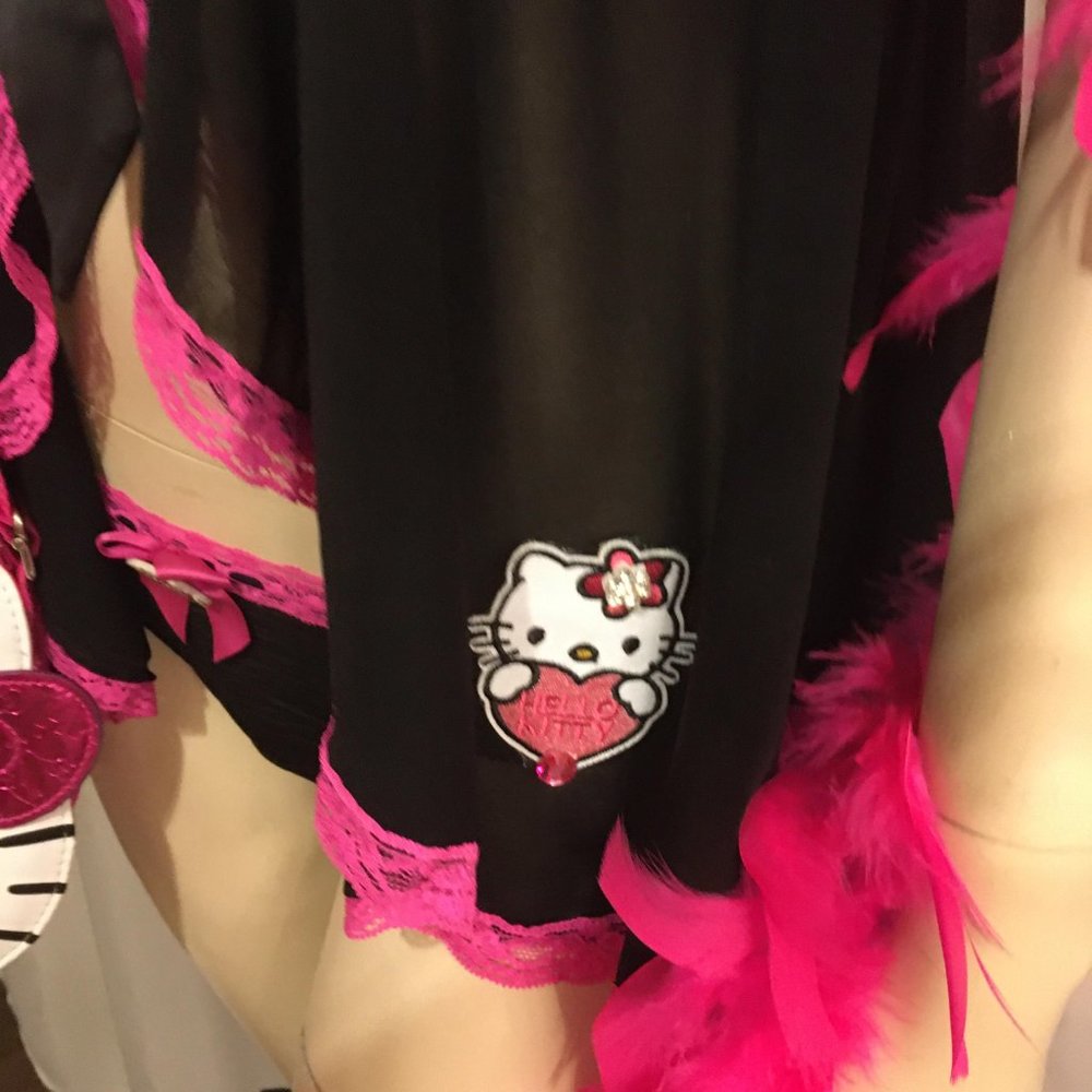 ADORABLE baby doll hello kitty  lingere set and matching necklace set! - Picture 4 of 17